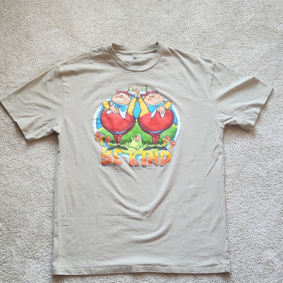 Tops - Alice In Wonderland Tweedledee And Tweedledum Be Kind Graphic T-Shirt